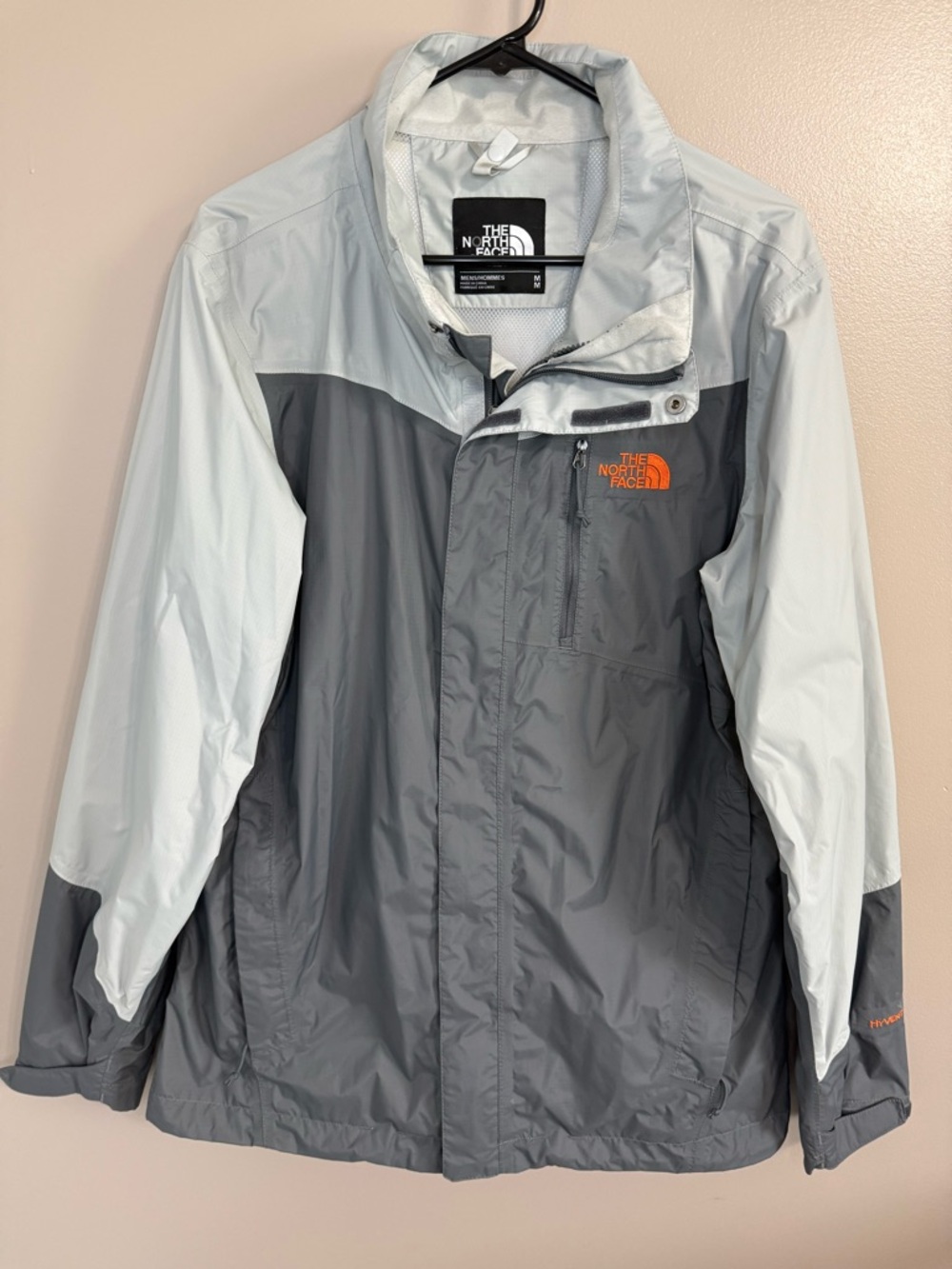 The North Face Men's Two-Tone Gray Windbreaker Orange Accents Waterproof M